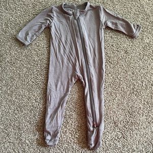 Kyte Baby zip footie in Slate